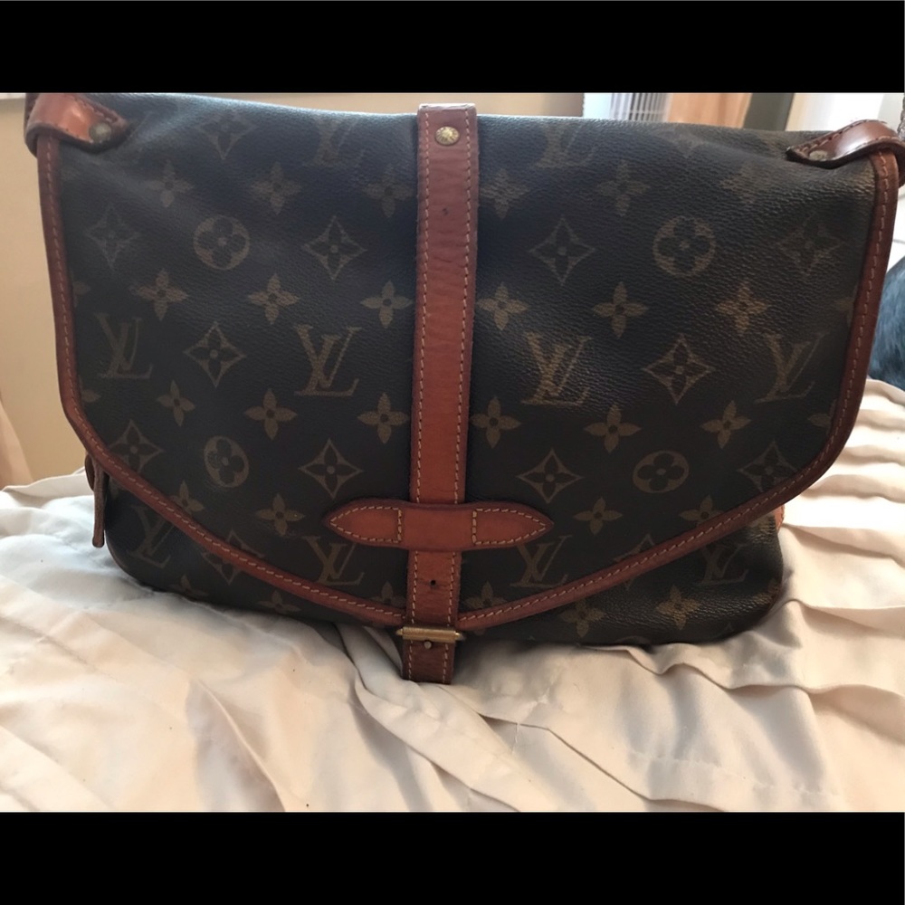 LOUIS VUITTON Monogram Saumur 30